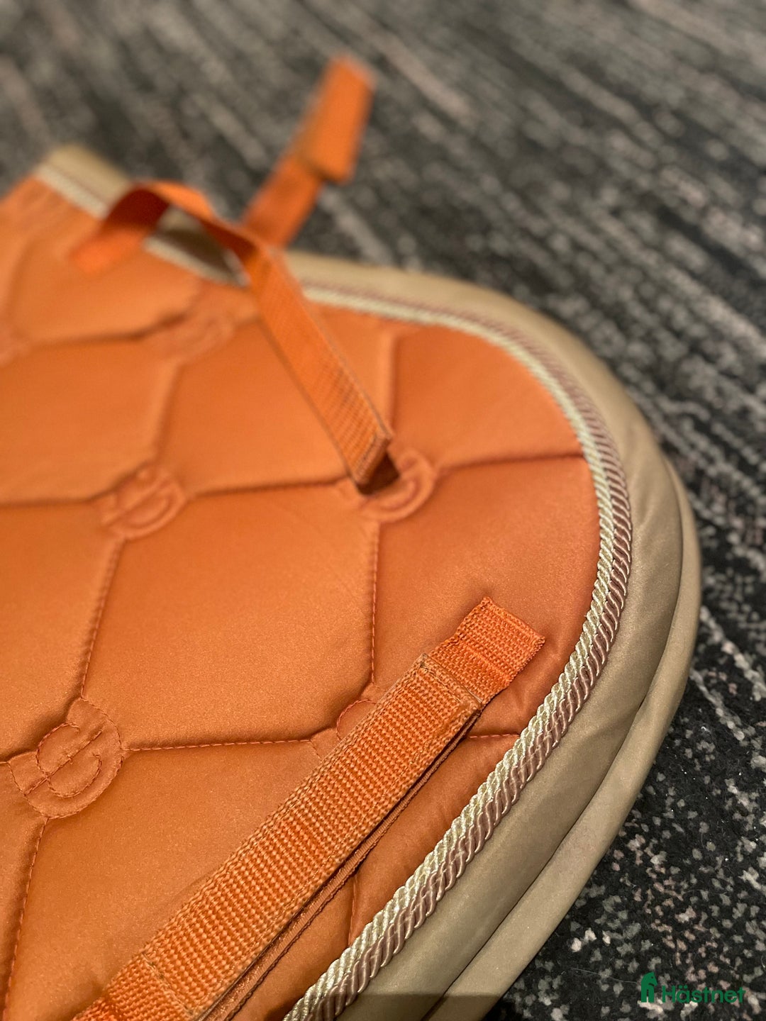 Schabrak & Vojlockar hästutrustning till salu: Orange Equestrian Stockholm Schabrak i Saltsjöbaden - Annons 5