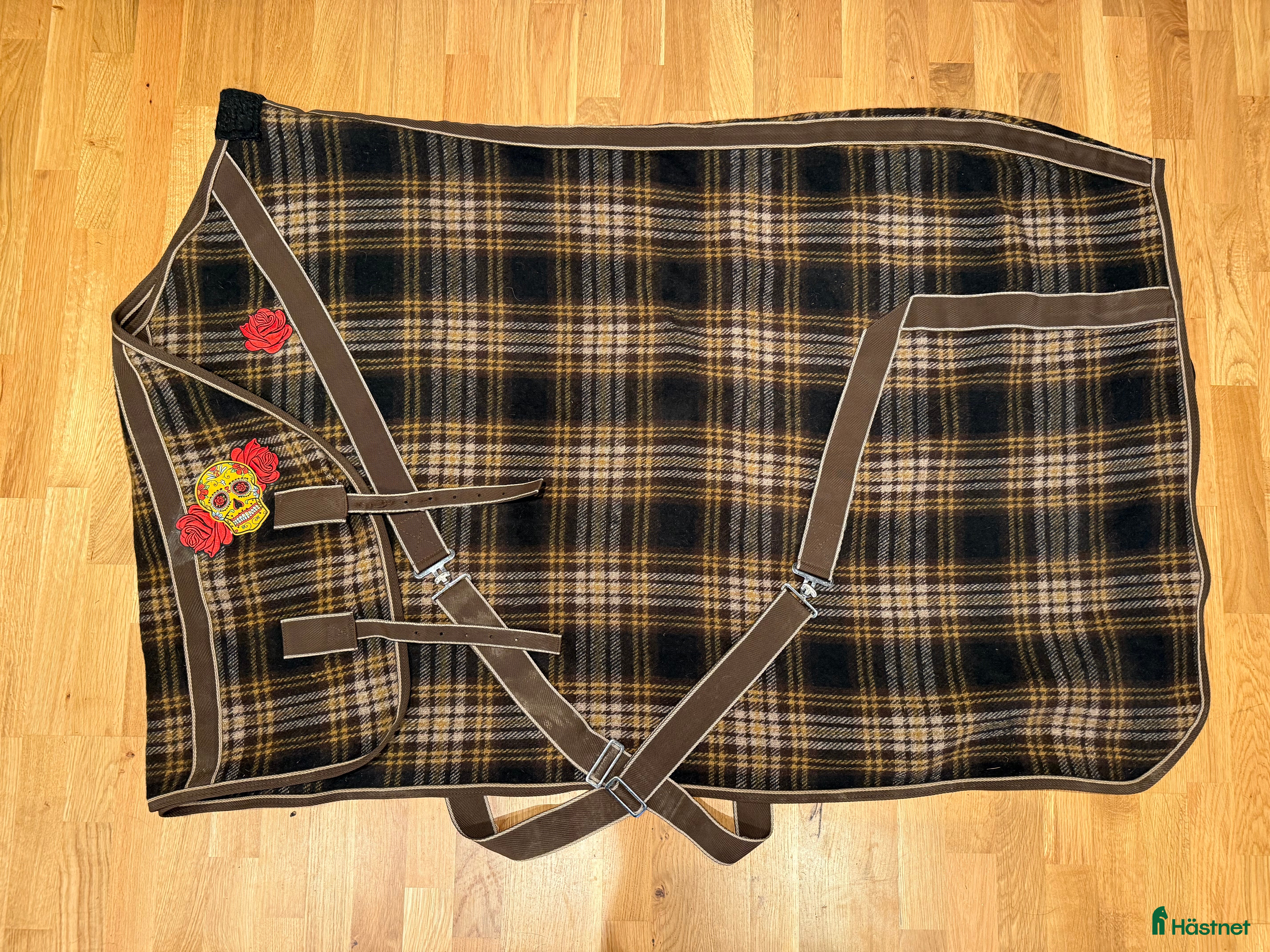 Täcken hästutrustning till salu: Ulltäcke 135 för breda bogar i Bengtsfors - Annons 8