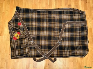 Täcken hästutrustning till salu: Ulltäcke 135 för breda bogar i Bengtsfors - Annons 8