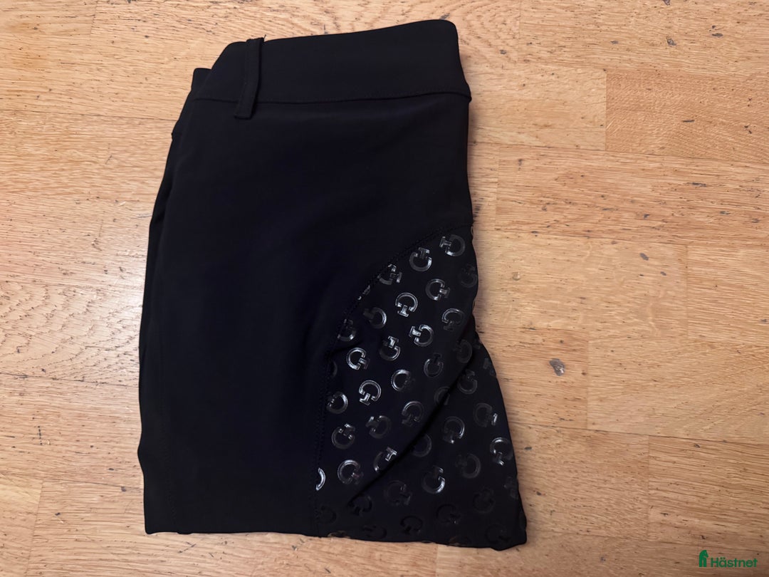 Ridbyxor ryttarutrustning till salu: Cavalleria Toscana ridbyxor i Stockholm - Annons 2