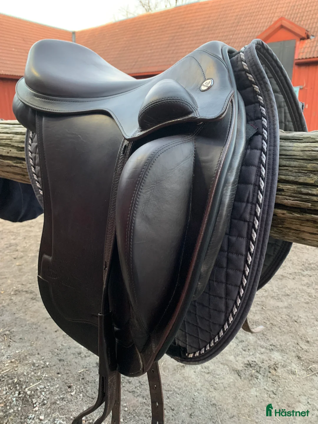 Sadlar hästutrustning till salu: Fin och bekväm sadel - Annons 2