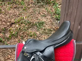 Sadlar hästutrustning till salu: Pessoa sadel i Ängelholm - Annons 1