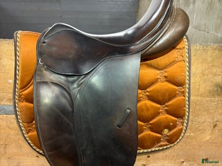 Sadlar hästutrustning till salu: Äldre County Competitor i Vittsjö - Annons 2