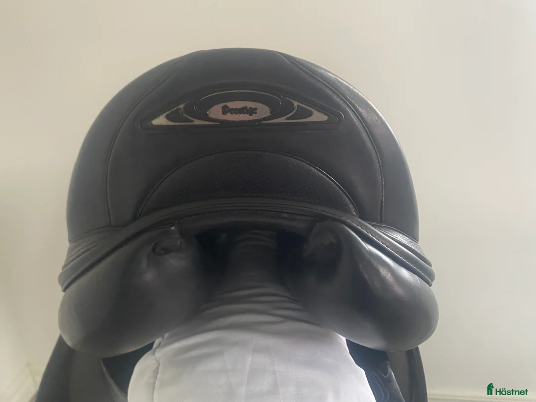 Sadlar hästutrustning till salu: Mycket fin sadel, Prestige X Helen  i Fjärås - Annons 2