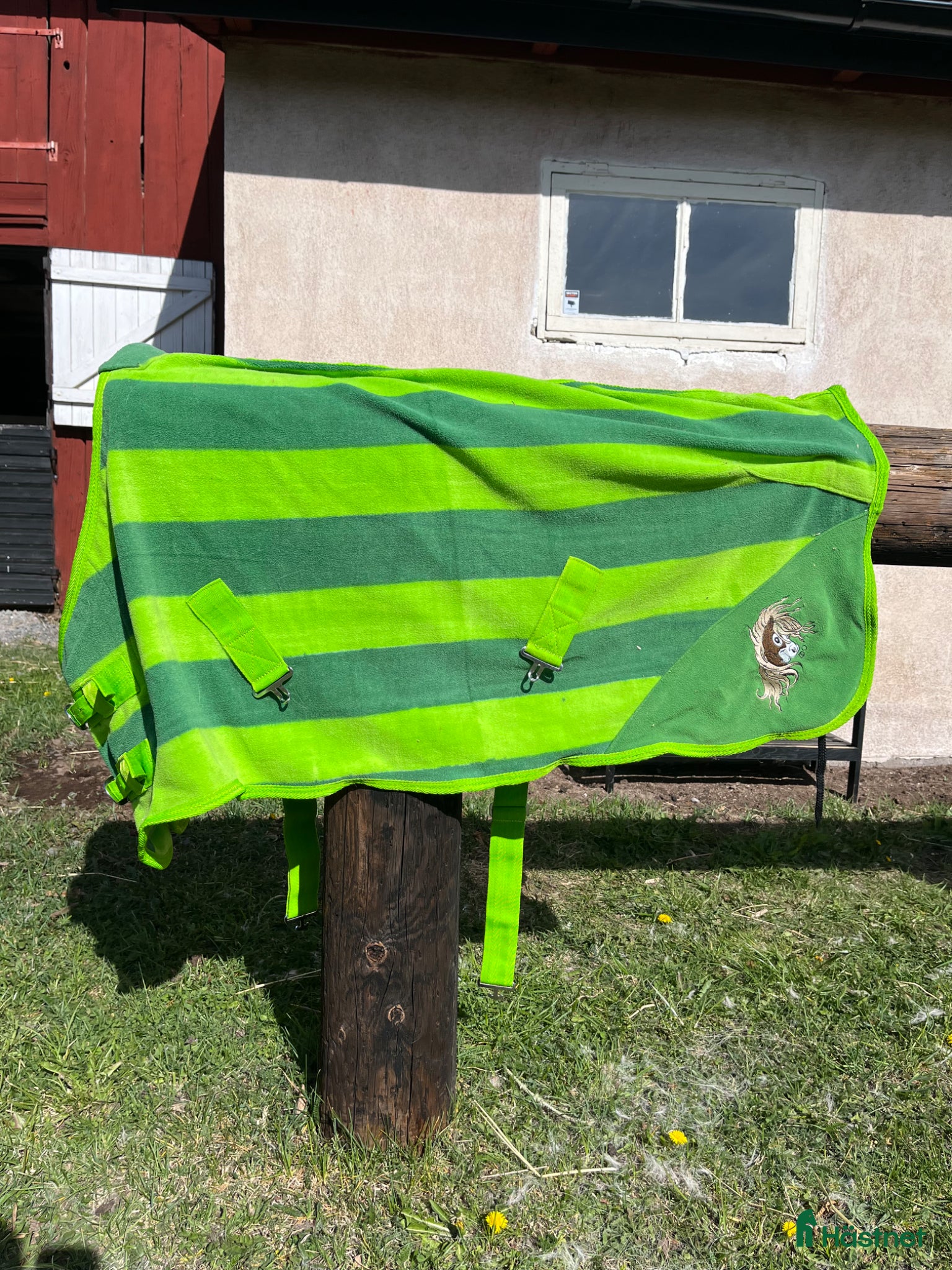 Täcken hästutrustning Täcken 95cm - Annons 4