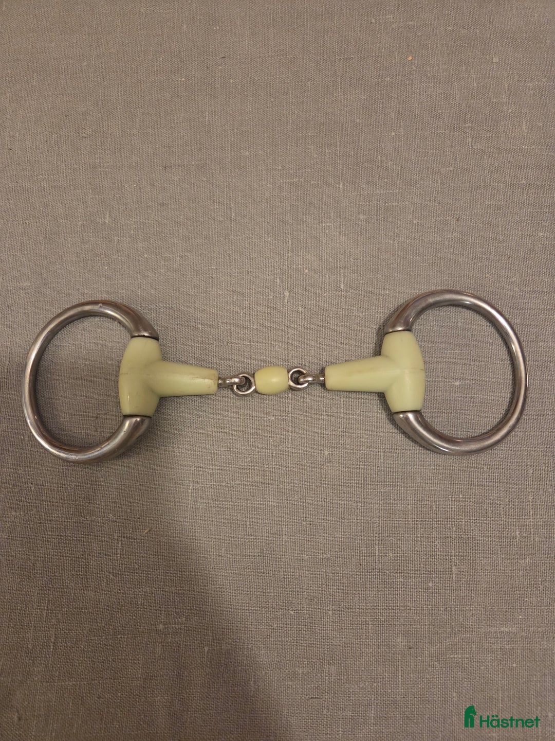 Bett hästutrustning till salu: Happy mouth, fasta ringar i Vintrosa - Annons 1