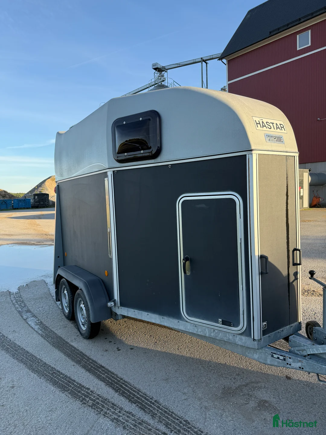 Hästtransporter  fordon & transport till salu: Thule Royal XT med renoveringsbehov i Sundbyberg - Annons 3