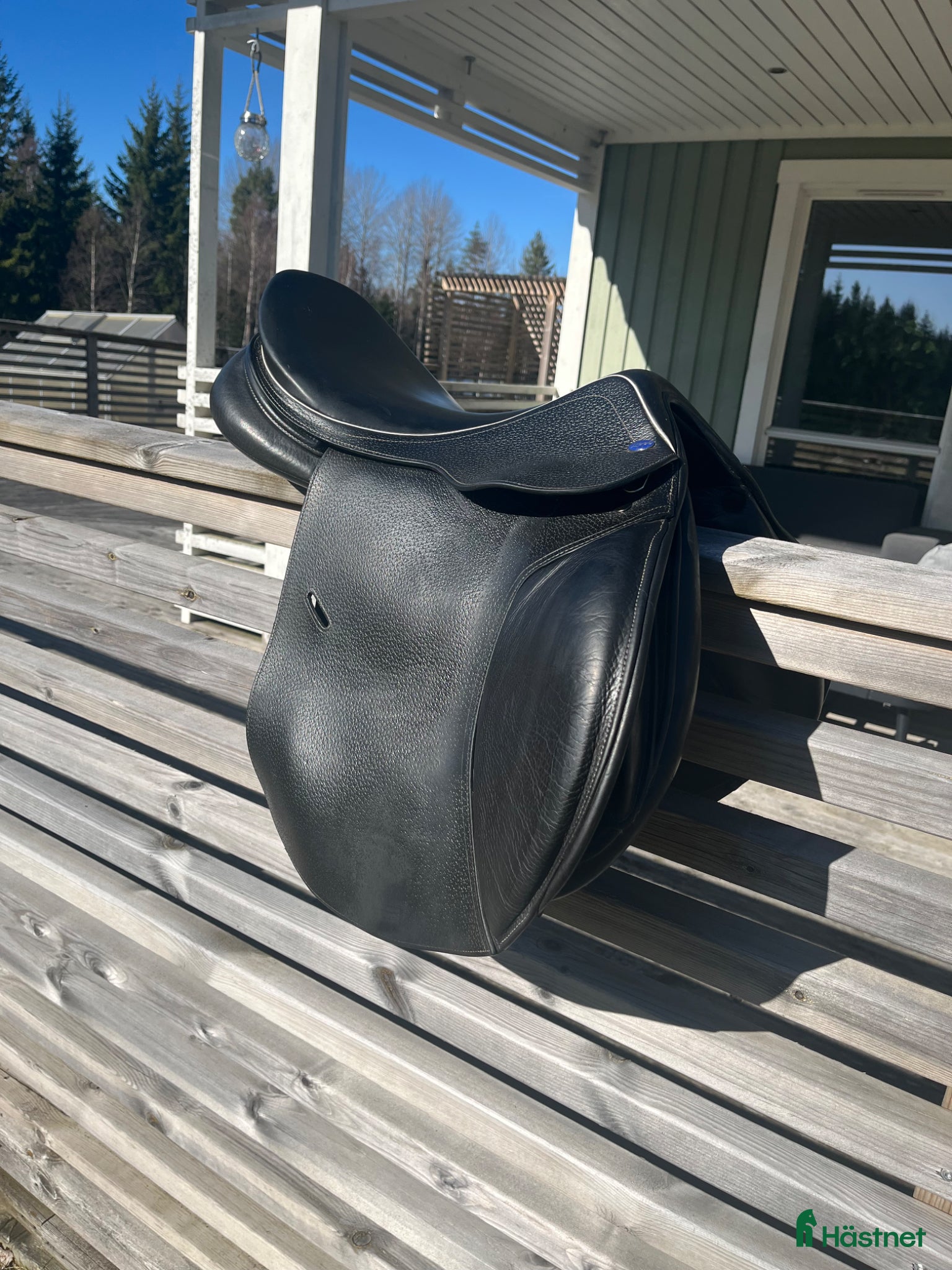 Sadlar hästutrustning Svart allround sadel i fint skick - Annons 1
