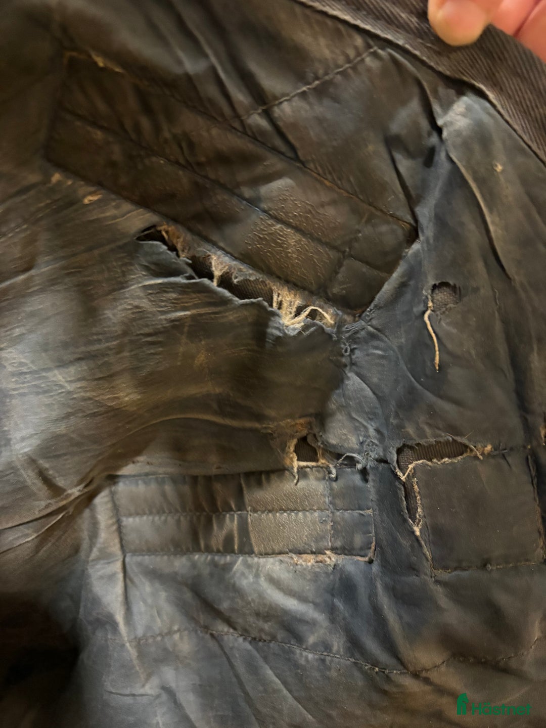 Täcken hästutrustning till salu: Täcke horseware 155 50 gram med 2 halsar  i Falköping - Annons 3