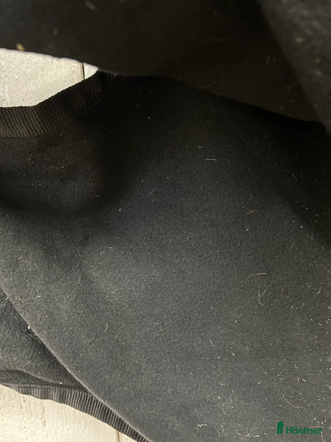 Täcken hästutrustning till salu: Två ländtäcken  i Trelleborg - Annons 3