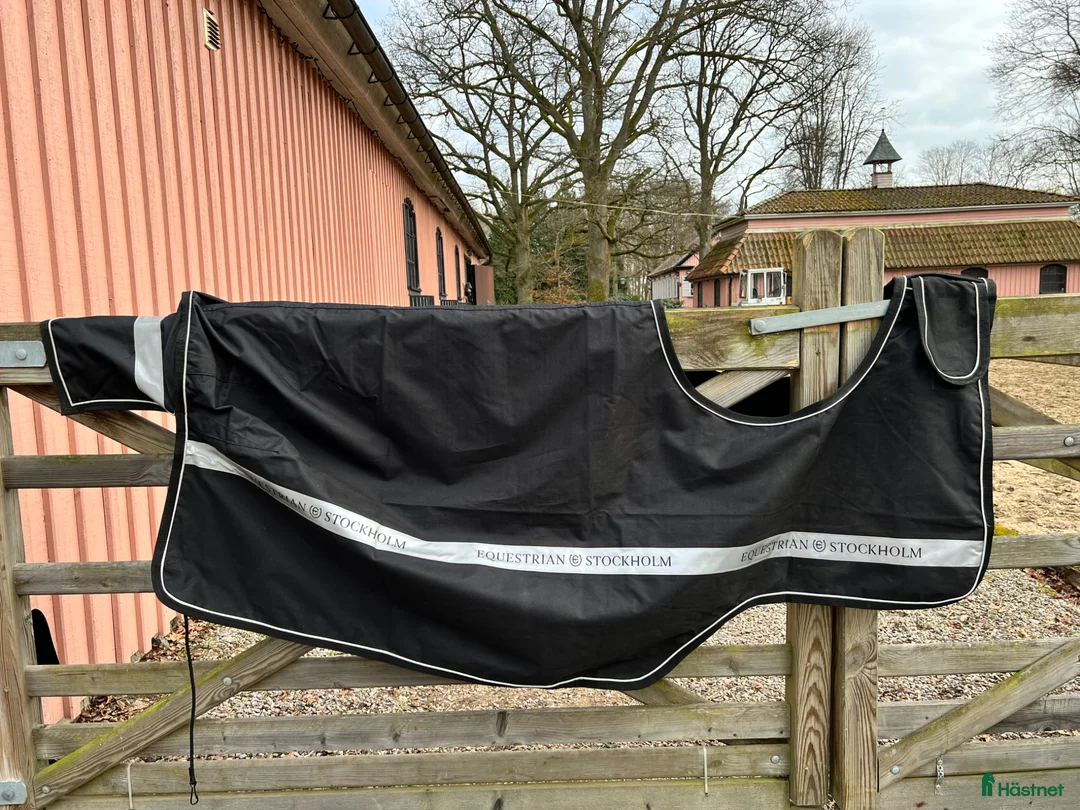 Täcken hästutrustning till salu: Ofodrat ländtäcke  - Annons 2