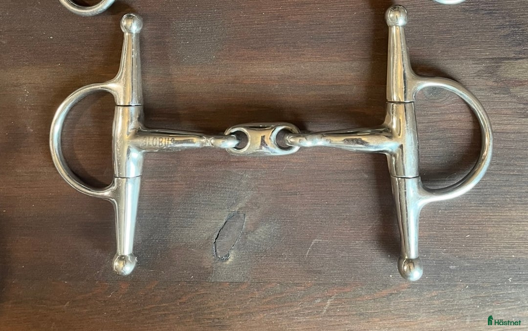 Bett hästutrustning till salu: Fullcheek 10,5 i Katrineholm - Annons 1