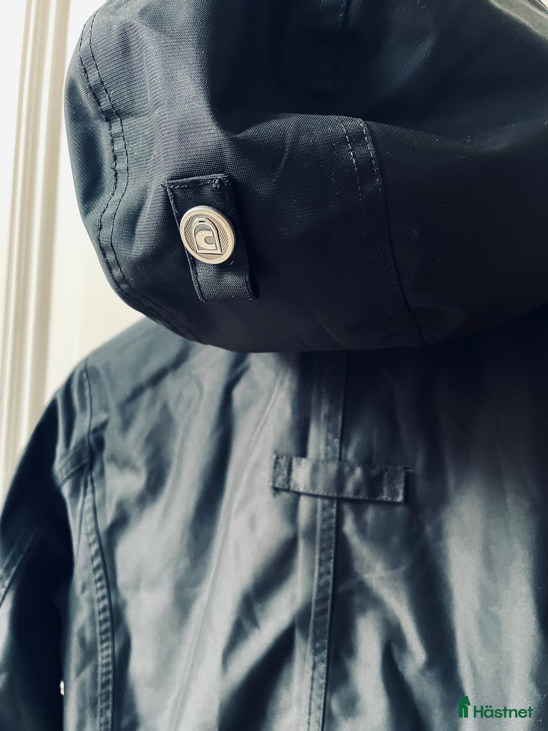 Jackor & Kavajer ryttarutrustning till salu: Cavallo höstjacka / regnjacka i nyskick i Stockholm - Annons 8