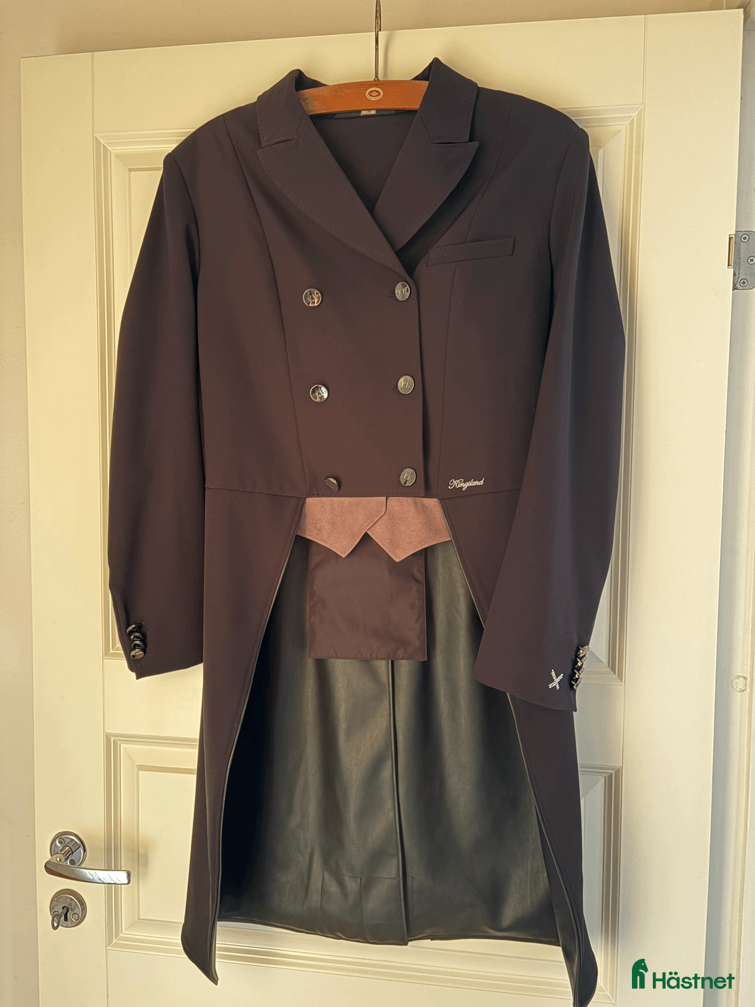Jackor & Kavajer ryttarutrustning till salu: Kingsland frack - Annons 1