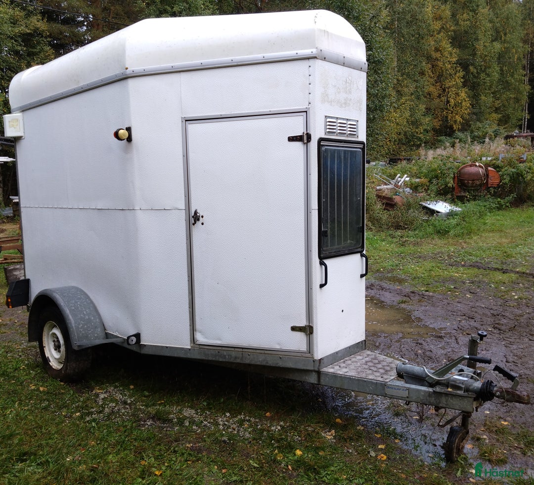 Hästtransporter  fordon & transport till salu: Umesläp renoveringsobjekt i Skellefteå - Annons 1