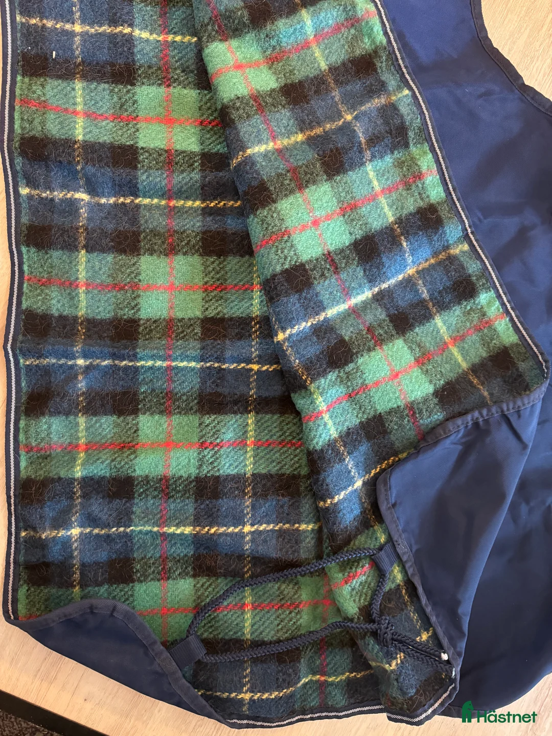 Täcken hästutrustning till salu: Fodrat ridtäcke i Sundsvall - Annons 4