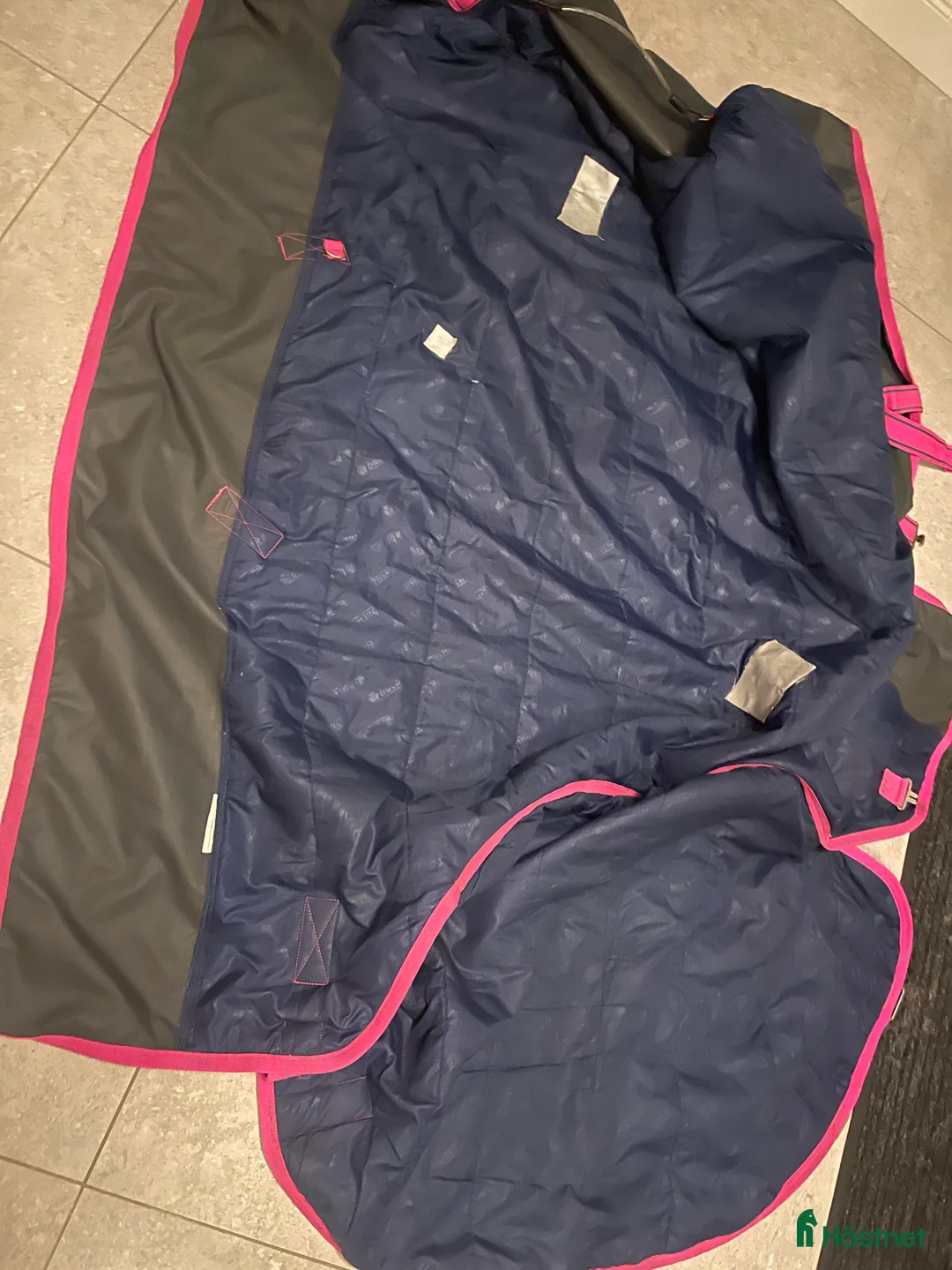 Täcken hästutrustning till salu: Bucas freedom 150 gram i Norrtälje - Annons 4