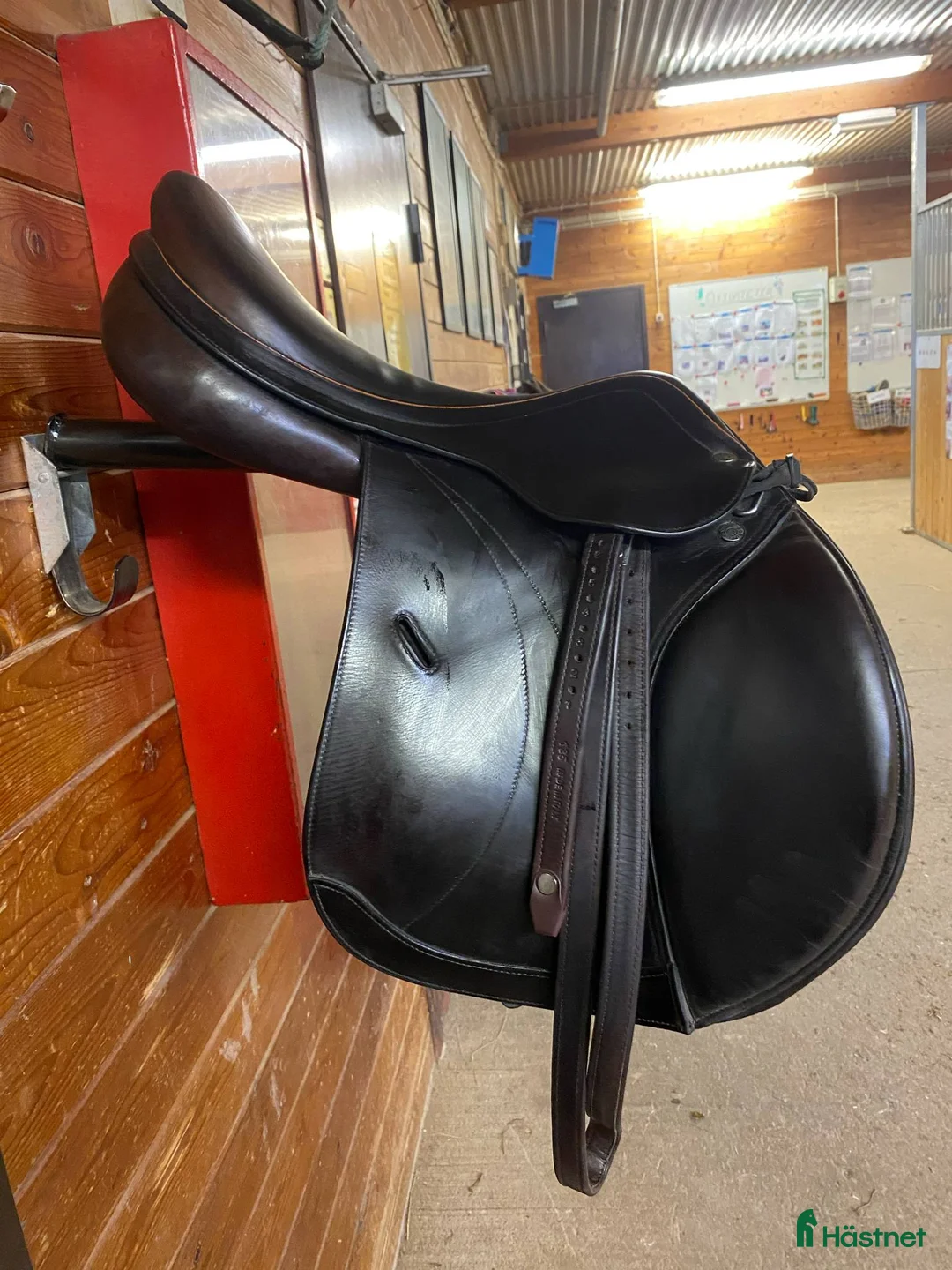 Sadlar hästutrustning till salu: Equipe Linnea hoppsadel i Värmdö - Annons 2