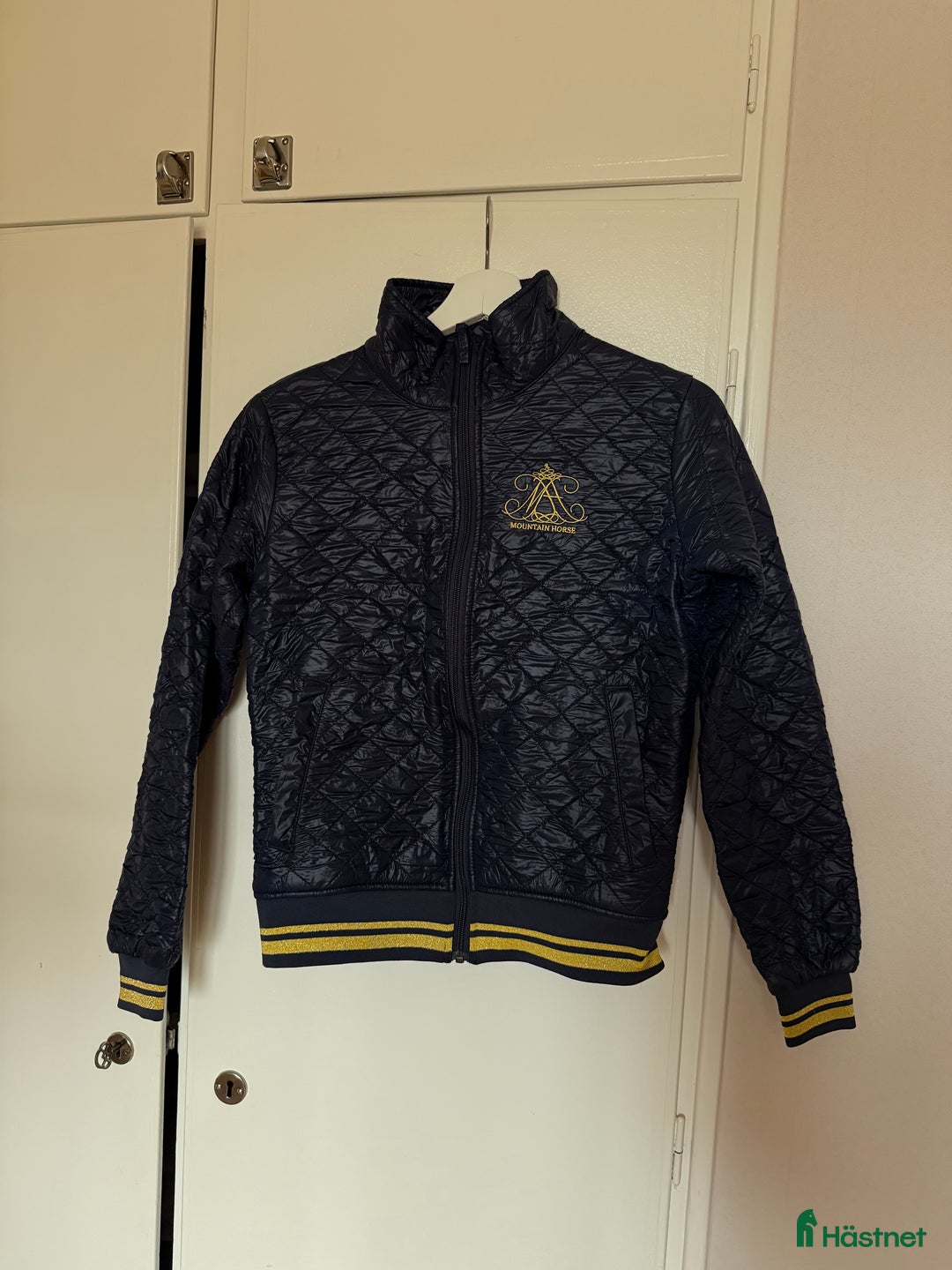 Jackor & Kavajer ryttarutrustning till salu: Mountain Horse BomberJacka i Siljansnäs - Annons 1