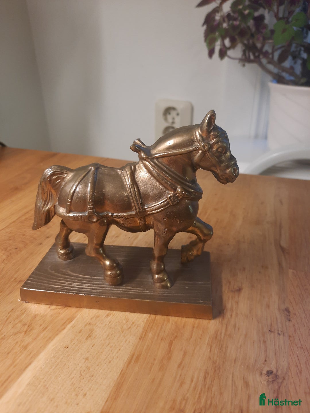 Övrig utrustning övrig utrustning till salu: Figurin Arbetshäst Bersbo 1998 i Tranås - Annons 2