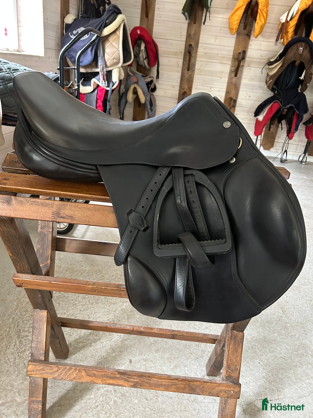 Sadlar hästutrustning till salu: Hoppsadel säljes i Allerum - Annons 2