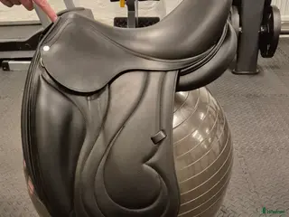 Sadlar hästutrustning Antares dressyrsadel - Annons 1