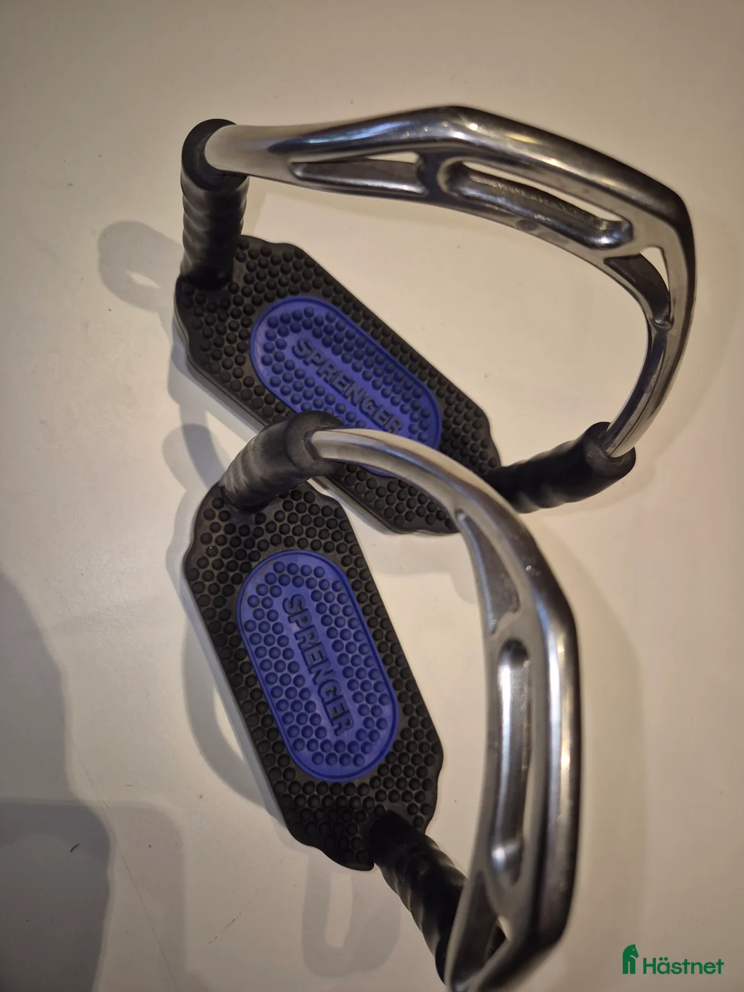 Stigbyglar hästutrustning till salu: Stigbyglar Sprenger Bow Balance - Annons 1