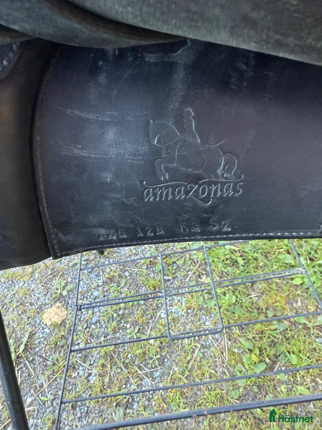 Sadlar hästutrustning till salu: Amazonas akademisk  Dressyr sadel  i Ärla - Annons 7