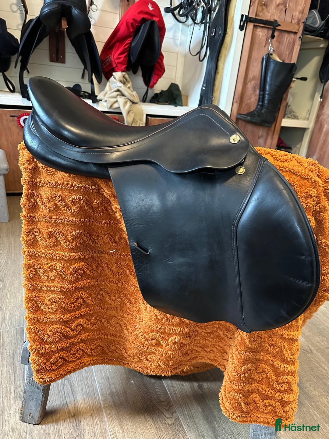 Sadlar hästutrustning till salu: Prestige i Hova - Annons 3