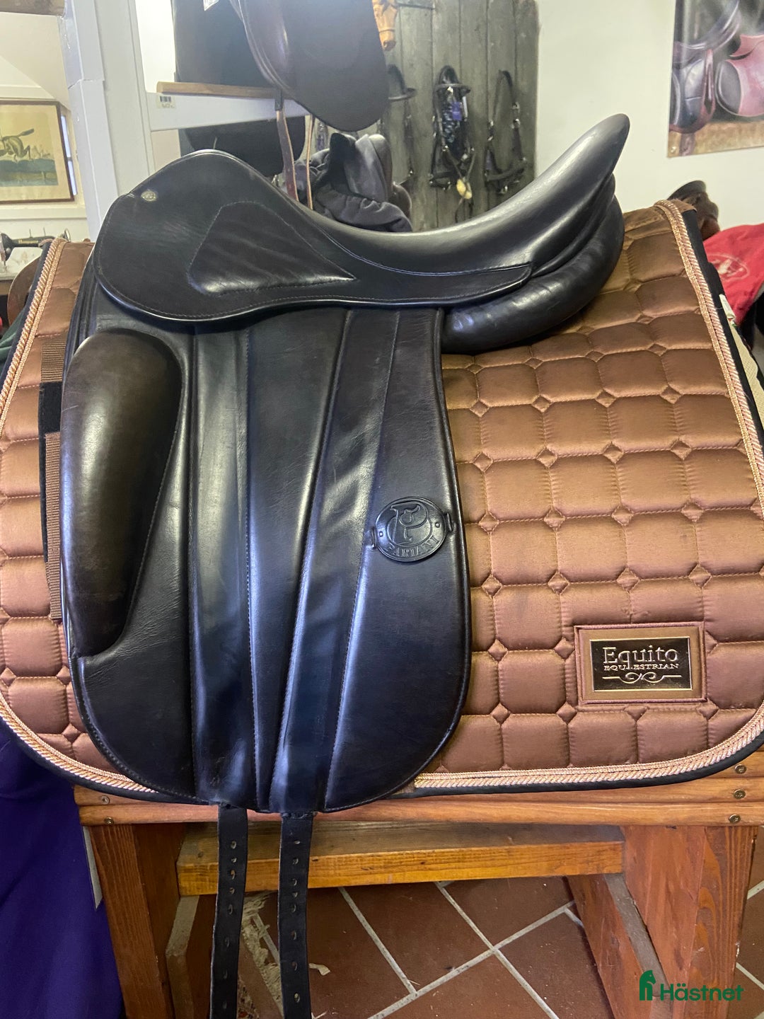 Sadlar hästutrustning till salu: Pariani enkelkåpa ev bytes i Blentarp - Annons 1