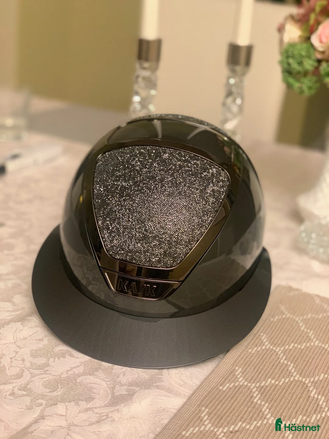 Hjälmar ryttarutrustning till salu: Kask Lady Star Swarovski 57-59 - Annons 1