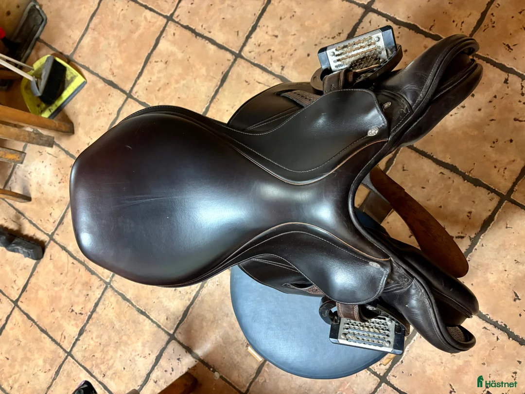 Sadlar hästutrustning till salu: Equipe Expression Special i fint skick  - Annons 2