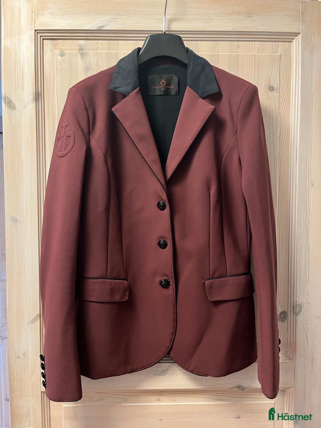 Jackor & Kavajer ryttarutrustning till salu: Cavalleria Toscana kavaj i Vaxholm - Annons 1