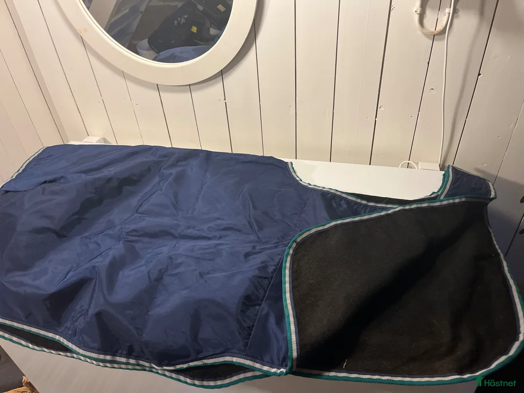 Täcken hästutrustning till salu: Bucas ridtäcke - Annons 2