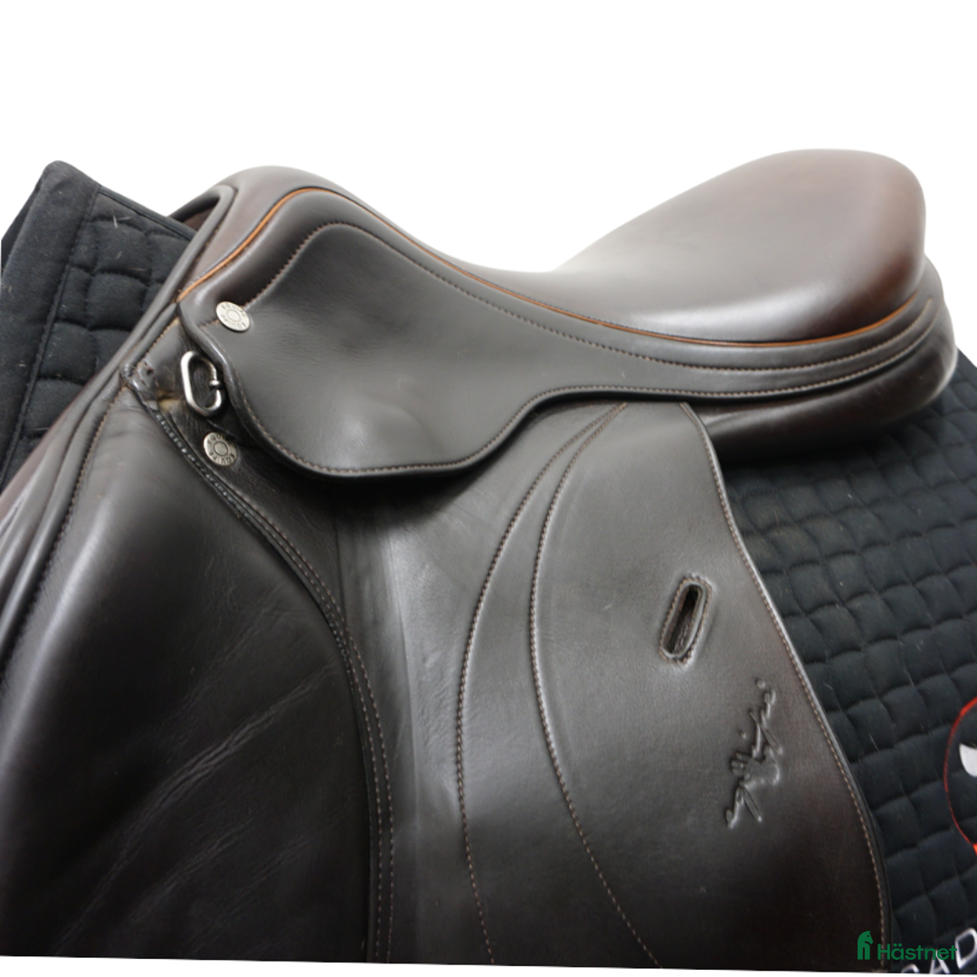 Sadlar hästutrustning till salu: Equipe Expression 17,5" i Upplands Väsby - Annons 3