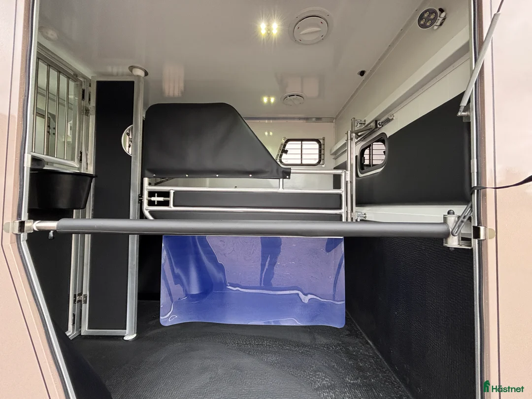 Hästlastbilar  fordon & transport till salu: NY Horsepartner Exclusive hästbil - stuteri i Laholm - Annons 7