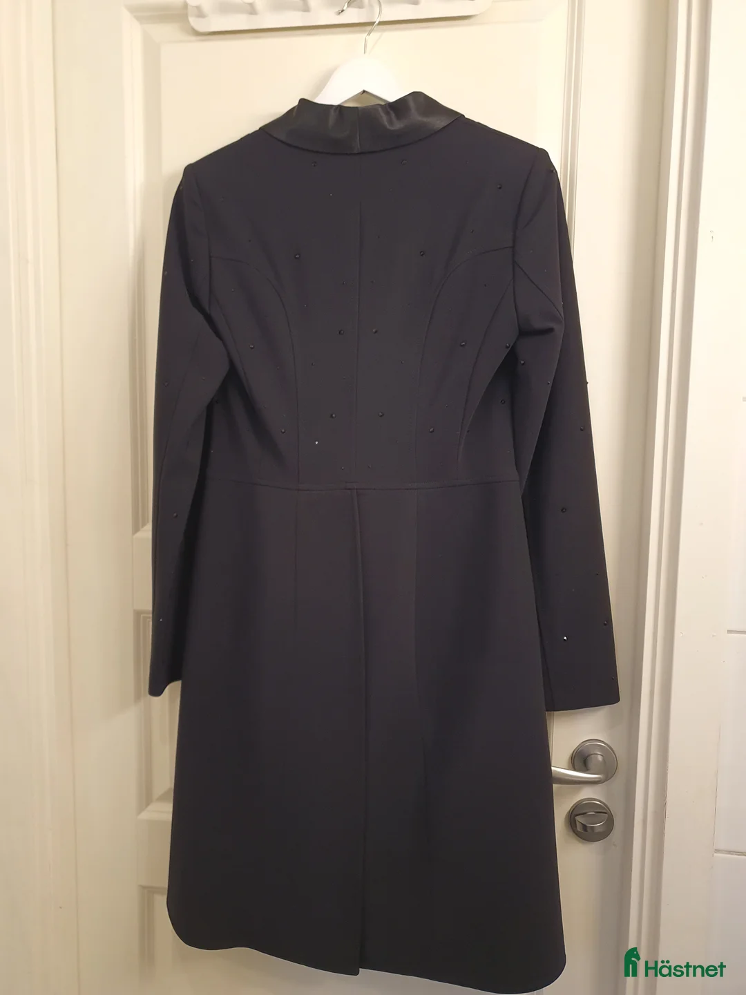 Jackor & Kavajer ryttarutrustning till salu: NY Equiline frack strl. 36 - Annons 2