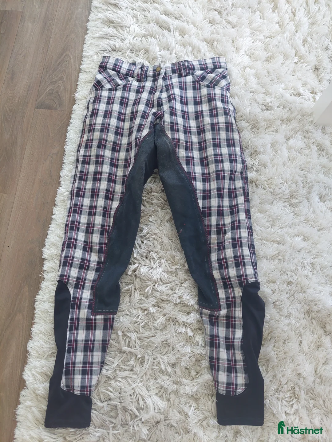 Ridbyxor ryttarutrustning till salu: Snygga ridbyxor i Vedum - Annons 1