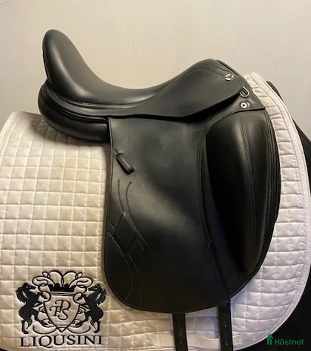 Sadlar hästutrustning till salu: Dressyrsadel Prestige Philosophy i Uppsala - Annons 1