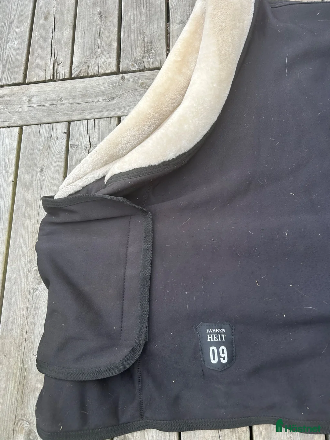 Täcken hästutrustning till salu: Fint svart täcke 145cm  - Annons 2