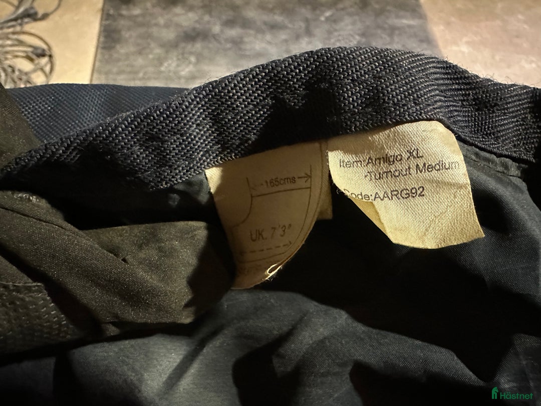 Täcken hästutrustning till salu: Horseware Amigo XL stl 165 i Kumla - Annons 2