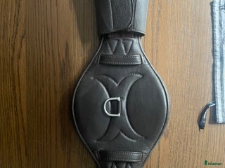 Sadeltillbehör hästutrustning till salu: Dressyrgjord HRS i Stockholm - Annons 3