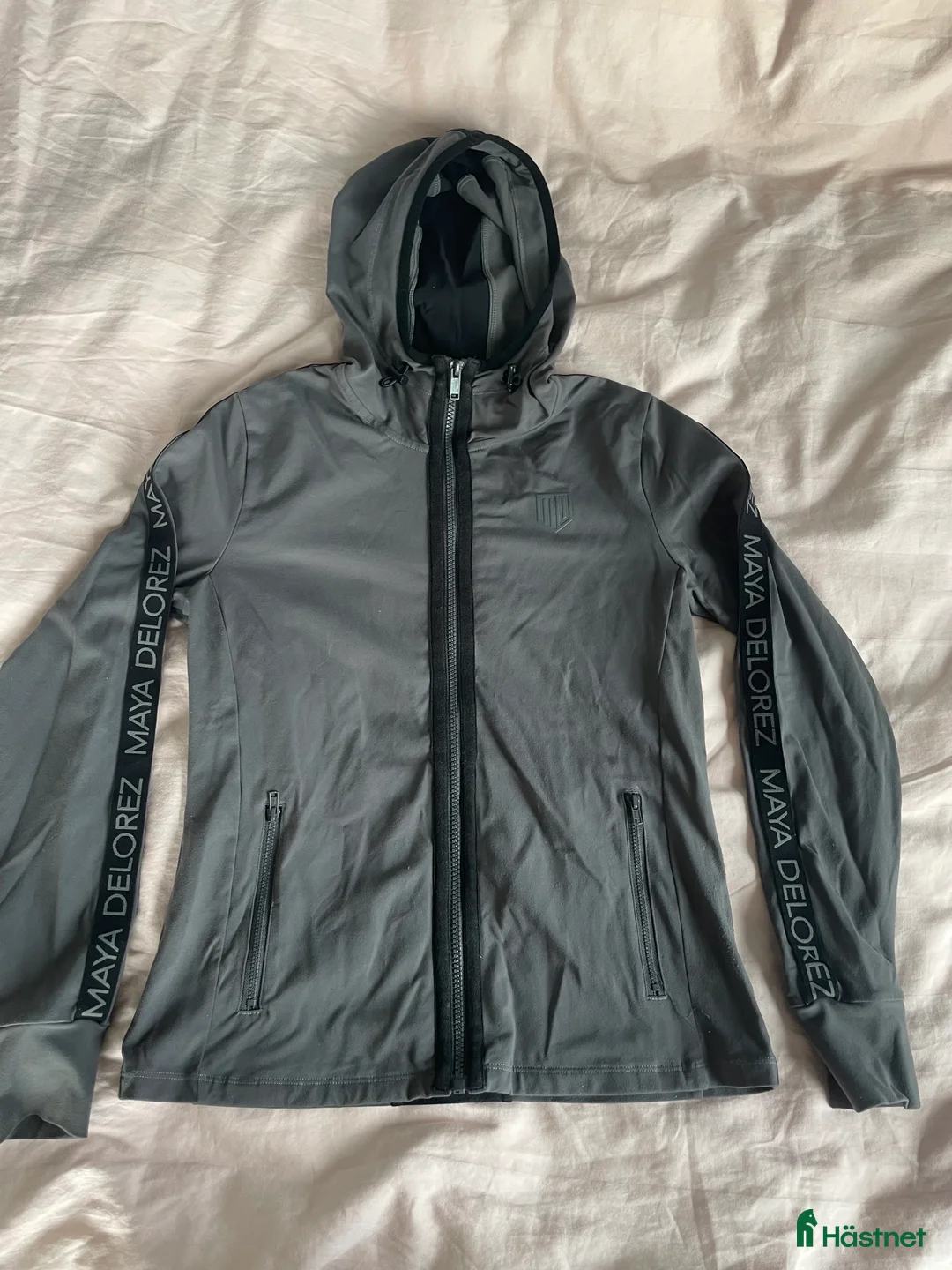 Övrigt Ridkläder ryttarutrustning till salu: Ridtröja i Lysekil - Annons 1