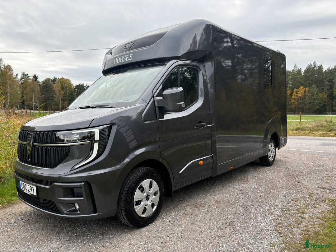 Hästlastbilar  fordon & transport till salu: STX 3-Sits Stuteri 2025 Nya uppdaterade Renault  i Mariefred - Annons 3