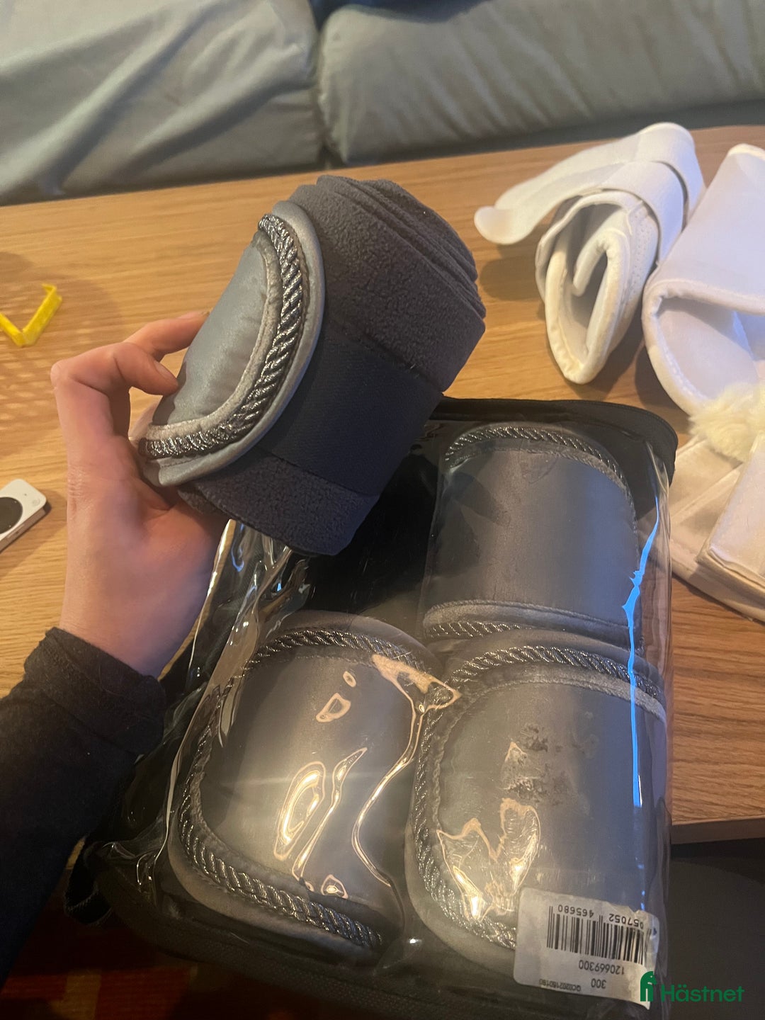 Övrig Hästutrustning hästutrustning till salu: Oanvända fleecelindor grå HKM i Johanneshov - Annons 1