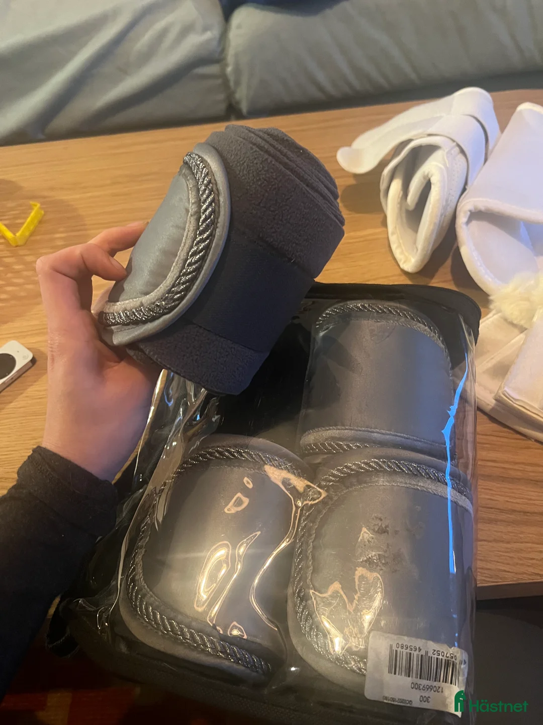 Övrig Hästutrustning hästutrustning till salu: Oanvända fleecelindor grå HKM i Johanneshov - Annons 1