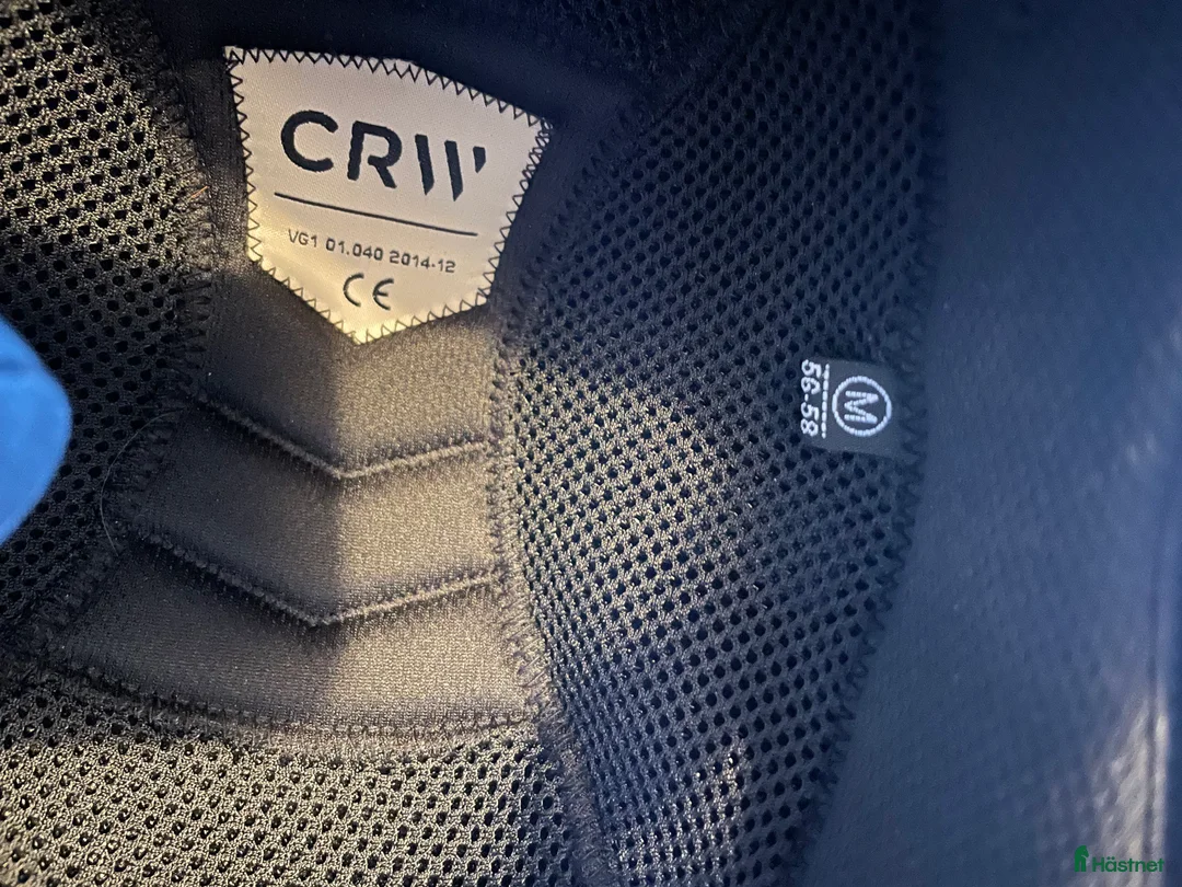 Hjälmar ryttarutrustning till salu: Oanvänd ridhjälm med solskärm i Rättvik - Annons 6