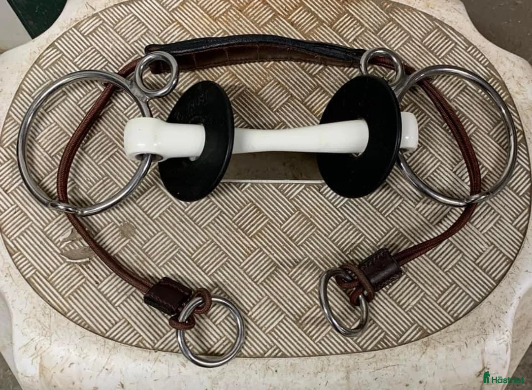Bett hästutrustning till salu: Curbgag i Olofstorp - Annons 1