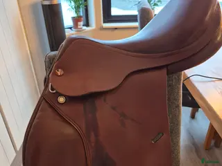 Sadlar hästutrustning Prestige Golden star i Hunnebostrand - Annons 1