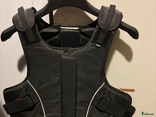 Säkerhetsvästar ryttarutrustning till salu: Begagnad väst i Dvärsätt - Annons 2